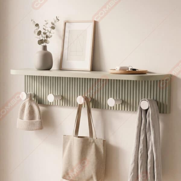 ЗИДНА ПОЛИСА СО ЗАКАЧАЛКИ ЗЕЛЕНА И БЕЛА 50x10x10 CM